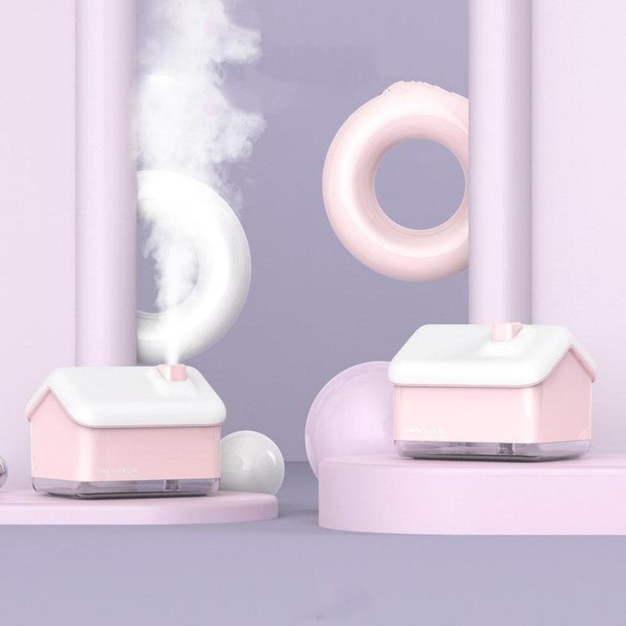 Compact 300ML Igloo Humidifier with USB power, nano mist, and auto shut-off. Quiet, portable, and perfect for bedrooms, offices, or travel use