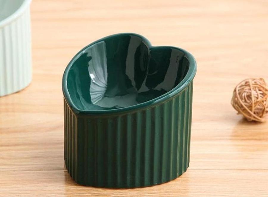 Elevated Ceramic Pet Bowl – Tilted, Microwave & Dishwasher Safe (Peach Heart Design)