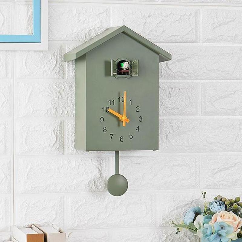 House-Shaped Quartz Wall Clock 3Inch Decorative Timepiece in White, Green, or Blue