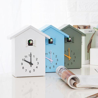 House-Shaped Quartz Wall Clock 3Inch Decorative Timepiece in White, Green, or Blue