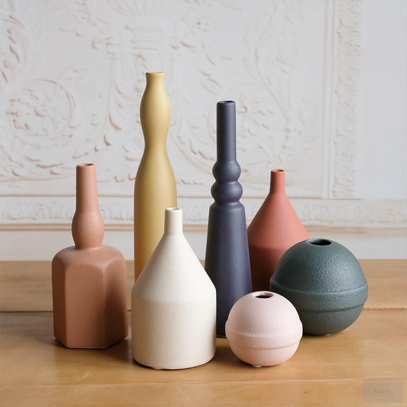 North European style ceramic vase - Brick Hues